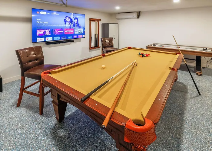 New: Dome, Hot Tub, Game Room, 5 Min To Park